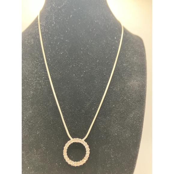 Vintage Avon Nina Ricci Silver-Tone Circle of Life Pendant Necklace! - Picture 5 of 9